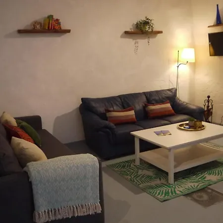 Eco Holidays Cave House Justine 펜션 *