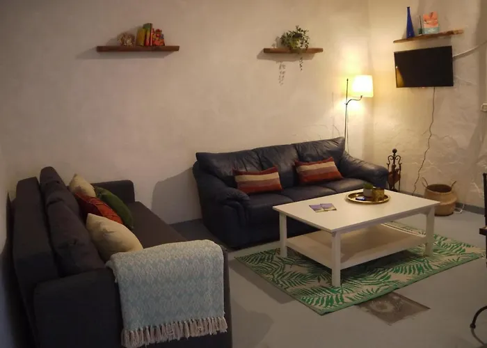 Eco Holidays Cave House Justine 度假居 *