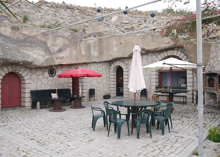 Eco Holidays Cave House Justine *