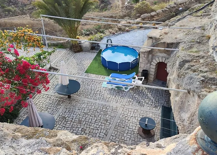 Eco Holidays Cave House Justine *